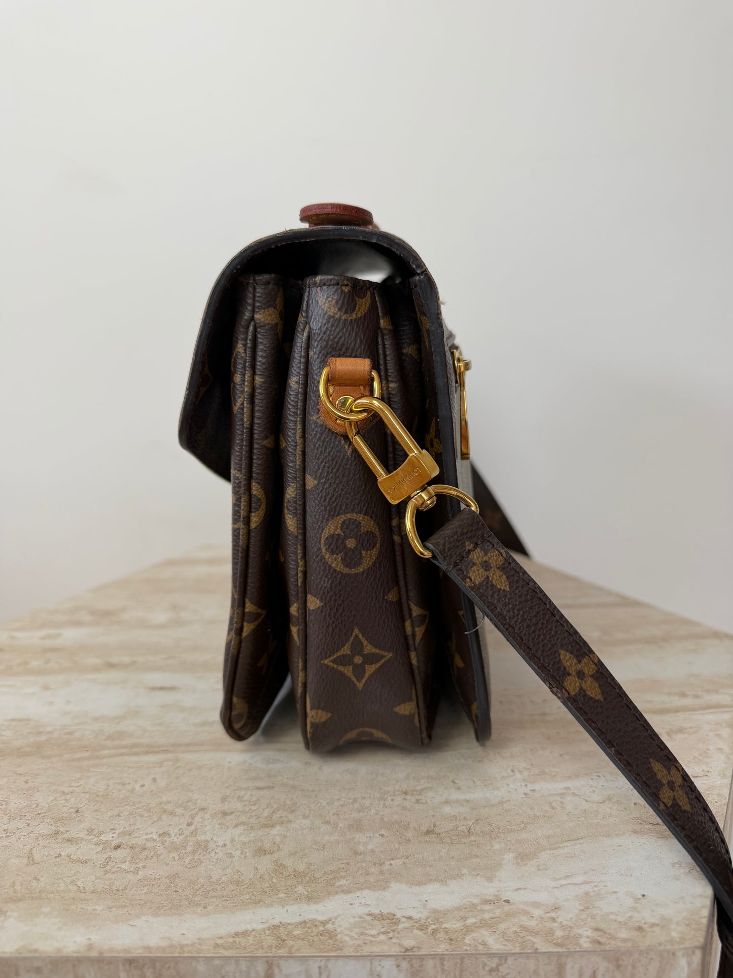 Louis Vuitton Pochette Metis Monogram