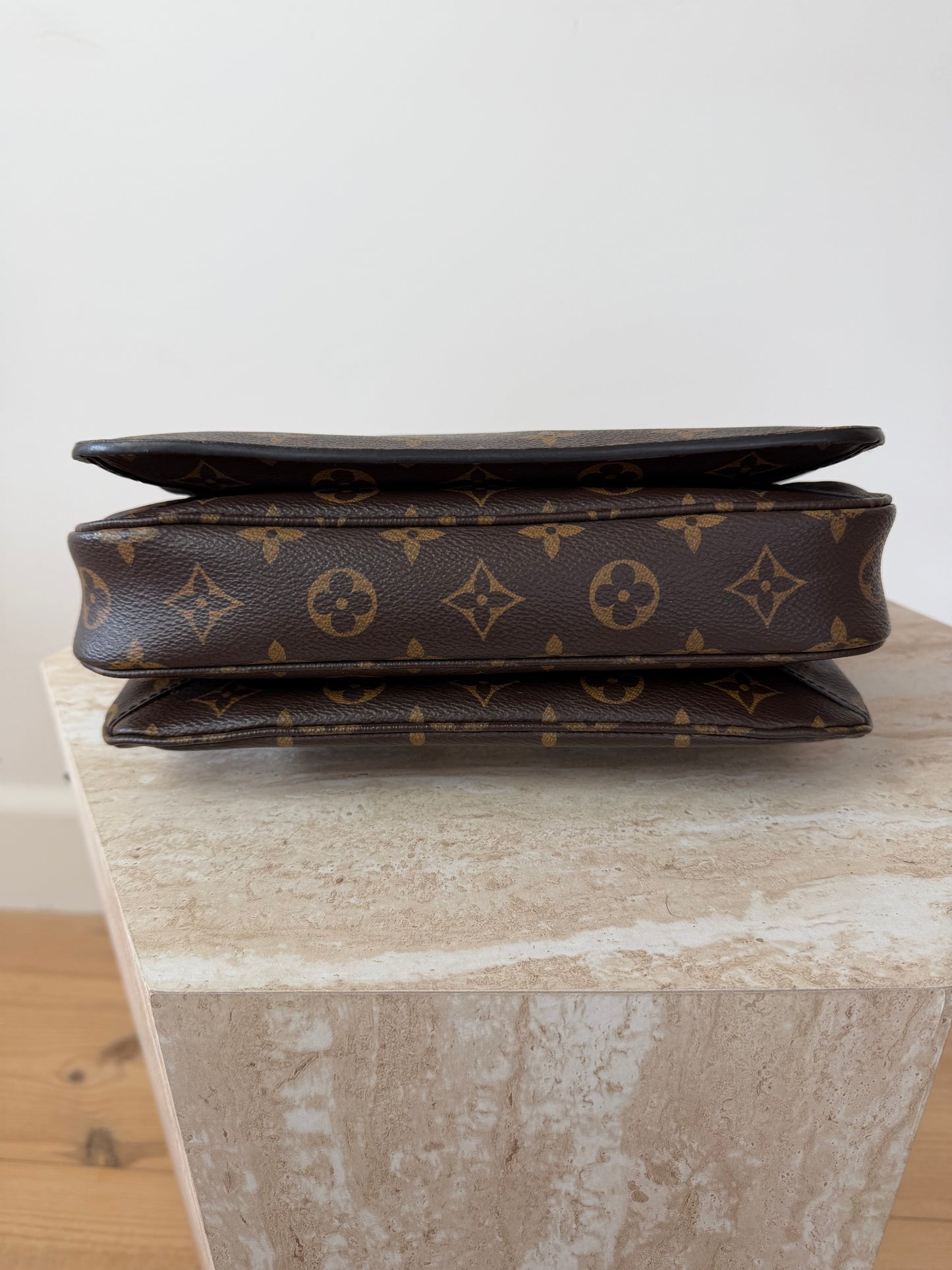 Louis Vuitton Pochette Metis Monogram