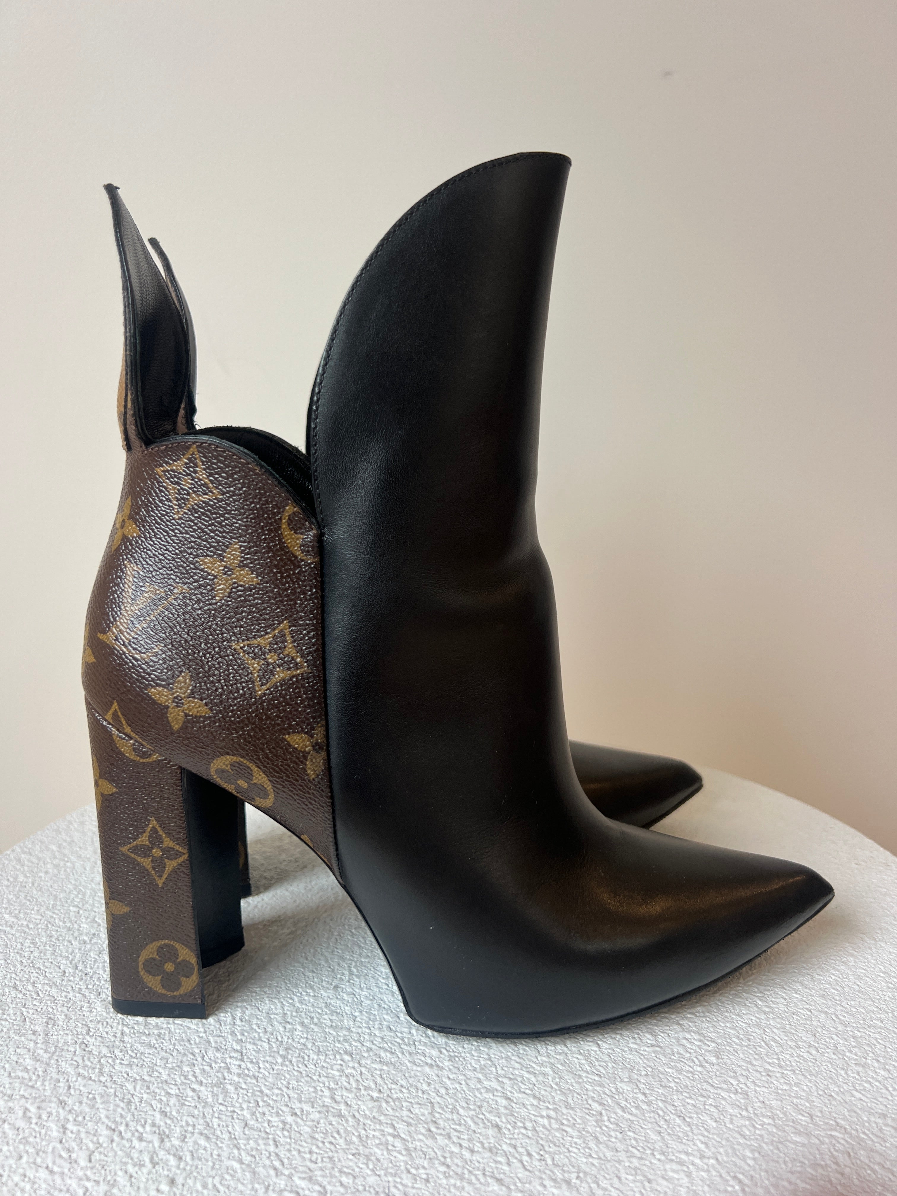 Louis Vuitton Accessories