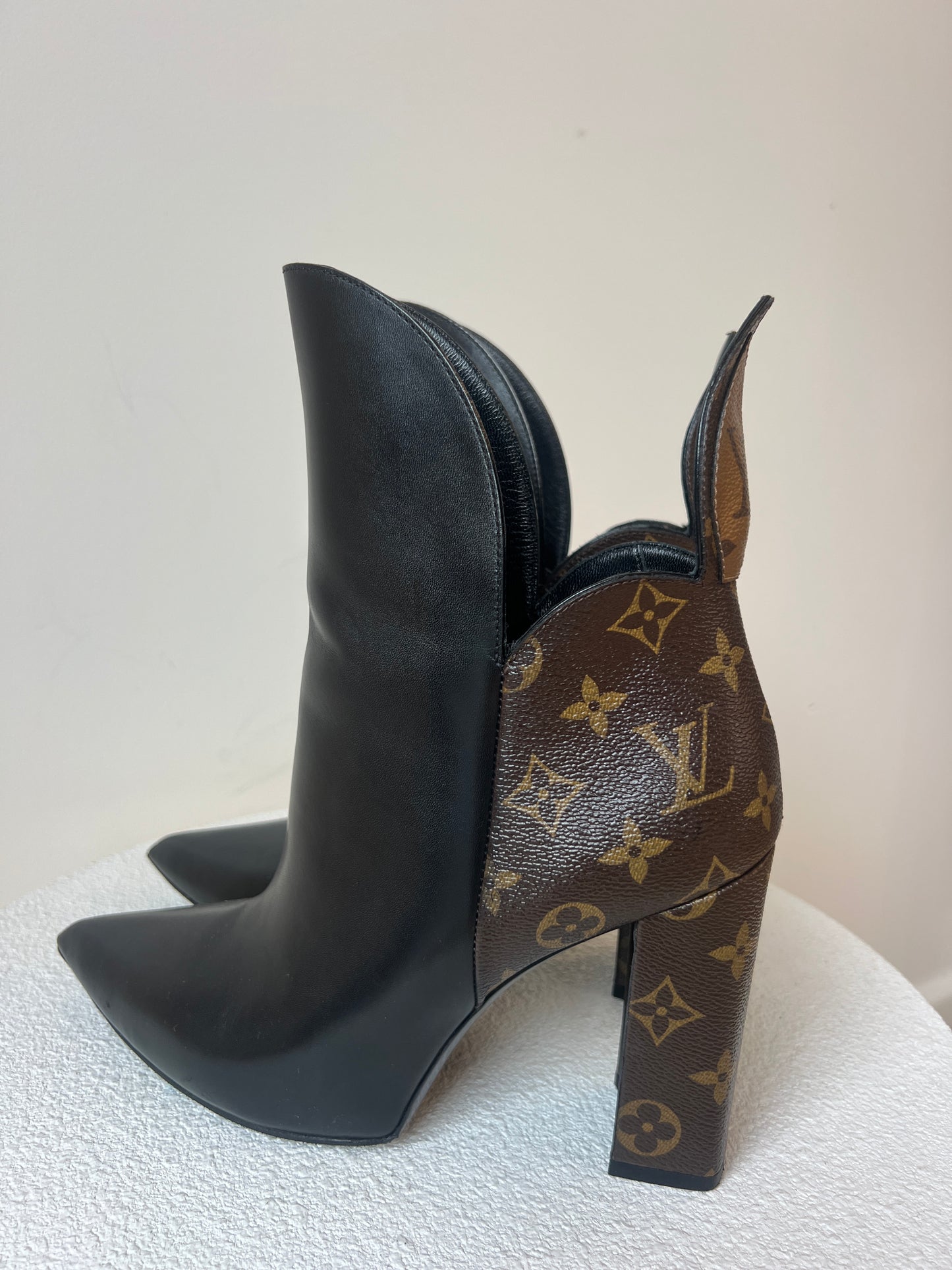 Louis Vuitton Accessories